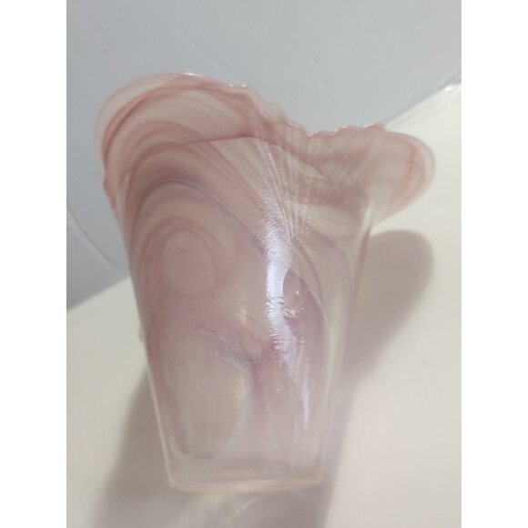Gorgeous Art Glass Pink white Swirl Vase Scalloped Edge Shell Design 4 1/2" X 5" - Picture 8 of 12